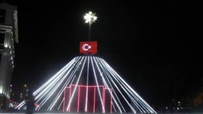 Avcılar'a Yılbaşı Işığı Erken Geldi