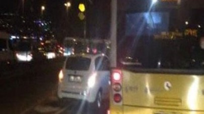 Trafik bunalttı metrobüse daldı