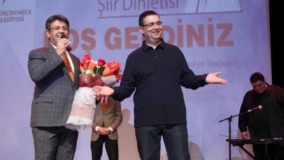 İBRAHİM SADRi'DEN UNUTULMAZ ŞİİR AKŞAMI