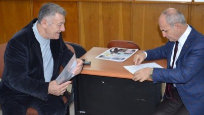 Akgün, vatandaşla yüz yüze iletişim kuruyor