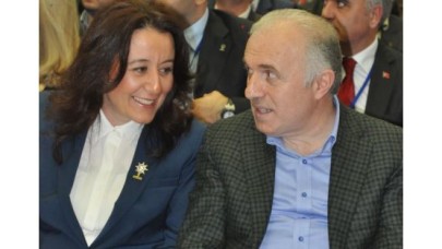 DEMİRAL RAKİBİNİ SANDIĞA GÖMDÜ