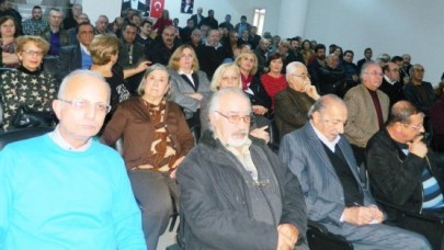 Akgün CHP’lilere selam gönderdi