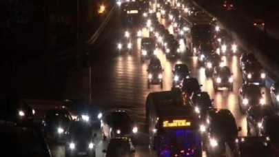 D-100'ü kilitleyen yolcu eylemi