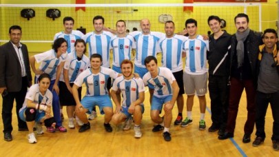 ESENYURT’TA VOLEYBOL TURNUVASI BAŞLADI