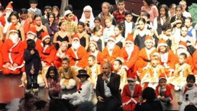 Çocuklar yılbaşı şenliğinde buluşuyor