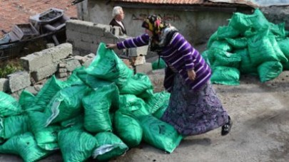 Fakir ailelere kömür yardımı