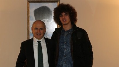 Akgün'den futbolun parlayan yıldızına nasihatler