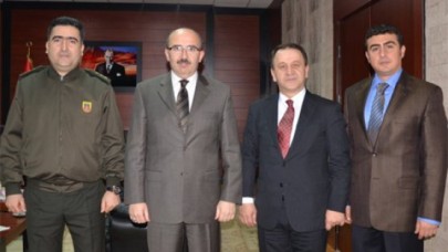 Işıklar Bekarlar'ı ziyaret etti