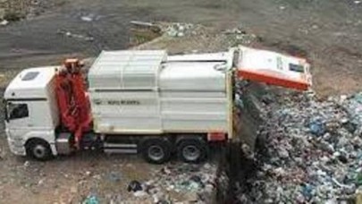 ÇÖP’TE TEK BAŞINA