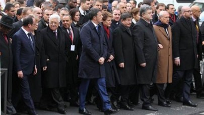 Teröre karşı Paris‘te tarihi yürüyüş