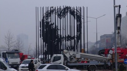 Atatürk 'e kaçak muamelesi