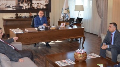 ESKİ VE YENİ İLÇE BAŞKANLARI IŞIKLARI ZİYARET ETTİ