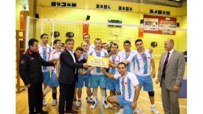 İTFAİYE KUPA ATEŞİNİ SÖNDÜRDÜ