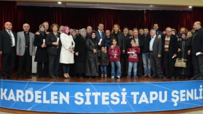 KARDELEN SİTESİ SAKİNLERİ DE TAPULARINA KAVUŞTU