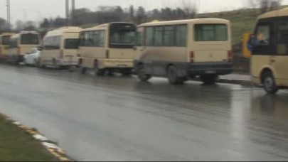 Küçükçekmece'de Minibüsçüler Kontak Kapattı