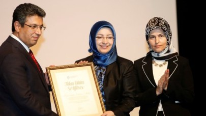 Sare Davutoğlu: "Bir Erkeğin Eşine Vurması Değil, Vurulması Yakışır"