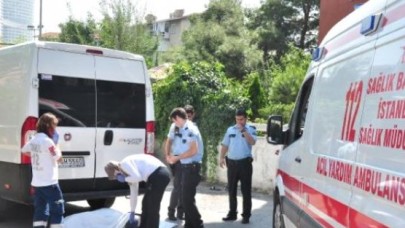 Dikkatsiz Sürücü, Yaşlı Adamı Kamyonunun Altına Aldı