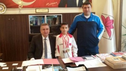 Kara Çatalça'nın milli sporcusunu ağırladı