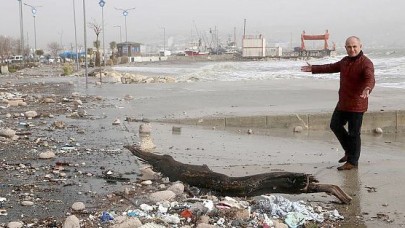 Büyükçekmece'de lodosun izleri siliniyor