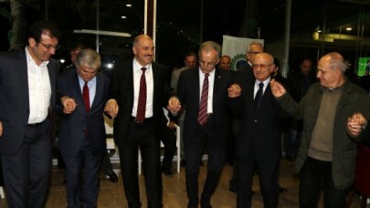 Kurtlarını döktüler