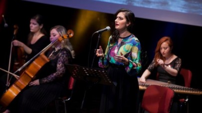 DOĞU İLE BATI MÜZİĞİ AYNI SAHNEDE BULUŞTU