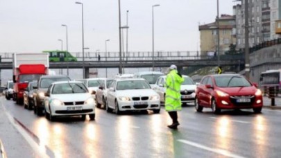 Şüpheli paket D-100'ü kapattırdı