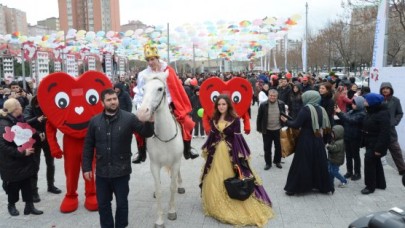 BEYLİKDÜZÜ’NDE  14 ŞUBAT BİR BAŞKA KUTLANDI