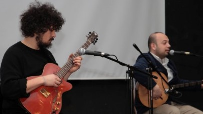 TANBURİ DEDELER’DEN ÖĞRENCİLERE TÜRKÜ ZİYAFETİ