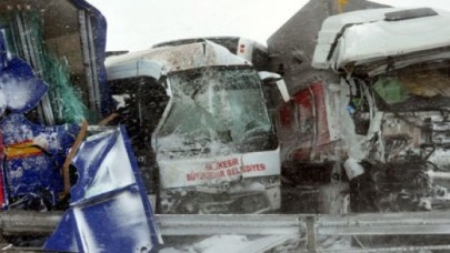 Bilecik'te zincirleme kaza: 18 araç birbirine girdi!