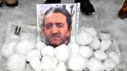 Gazeteci Nuh Köklü'ye Kartoplu Saygı Duruşu