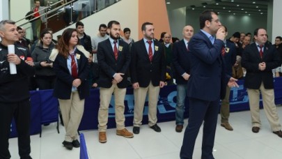 MASA TENİSİ TURNUVASI’NDA KUPALAR VERİLDİ