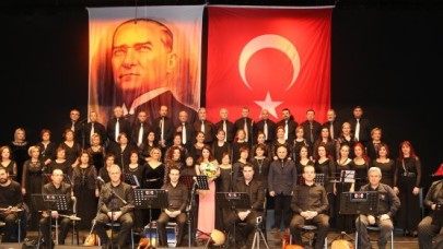 Simsiyah Türk Halk Müziği Konseri