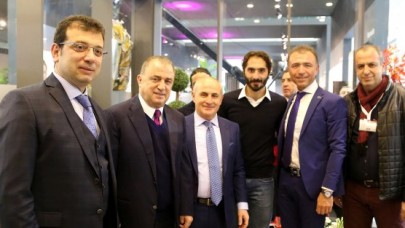 Akgün, Fatih Terim ve millilerle biraraya geldi