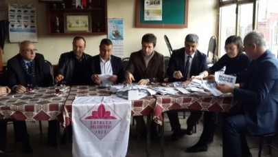 İZZETTİN HALKI ANITINI SEÇTİ