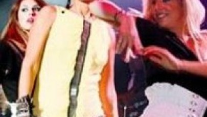 Demet Akalın neden çıldırdı?