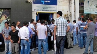 Milyonlar İŞKUR'un kapısını aşındırıyor