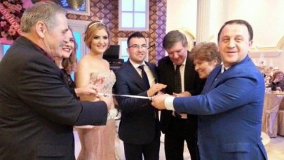 ANIL EBRU’SUNA KAVUŞTU!