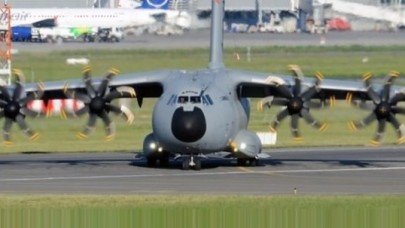 Türk uçağı Bağdat'a indi