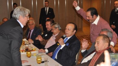 ERKEK ERKEĞE EĞLENDİLER…