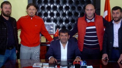 Taşkın ve Çam imzaladı