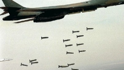 NATO Libya'yı vurabilir