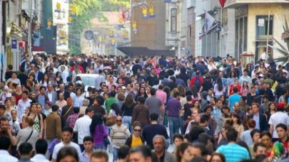 Türkiye'de Kadın Nüfusu Erkek Nüfusunu Yakaladı