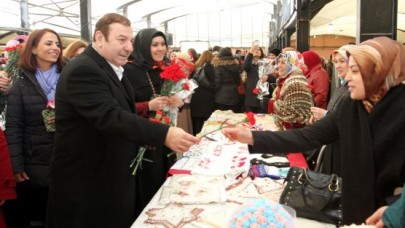Kadın Emekçilerin Çarşısı Esenyurt&#39;ta Açıldı