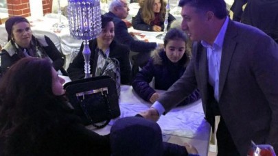 Doğru Vekil’den emekçi kadınlara karanfil