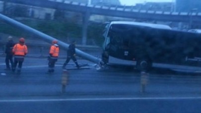 Metrobüs yolunda kaza