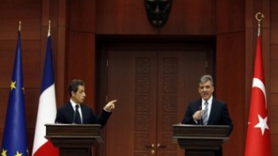 'Demokrasiniz güçlüyse AB ısrarı neden?'