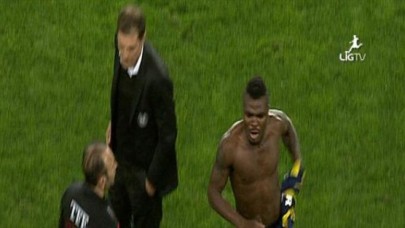 Emenike sahayı terketti