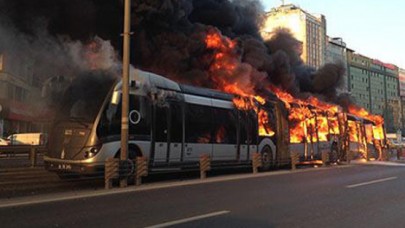 Yanan Metrobüsün Faturası Ağır Oldu