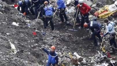 Cesetleri tırmıkla arıyorlar!