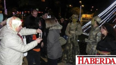 Sokak Tiyatrocuları, Sokakta Destek İstedi